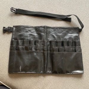 Makeup brush belt bag